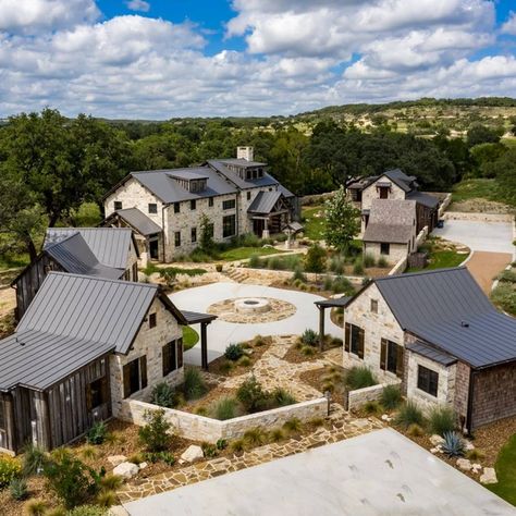 860 Boot Ranch Circle | Mabery Contracting Family Village Plans, Family Compound Ideas Layout, Texas Ranch Style Homes, Ranch Style Homes Interior, Texas Hill Country Homes, Hill Country Texas, Multigenerational House, Ranch House Designs, Hill Country Homes