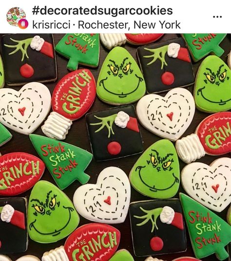 Grinch Cutout Cookies, Grinch Cookies Royal Icing, Grinch Christmas Cookies Decorated, Grinch Royal Icing Cookies, Grinch Decorated Cookies, Grinch Sugar Cookies Decorated, Grinch Cookies Decorated, Easy Grinch Cookies, Grinch Sugar Cookies