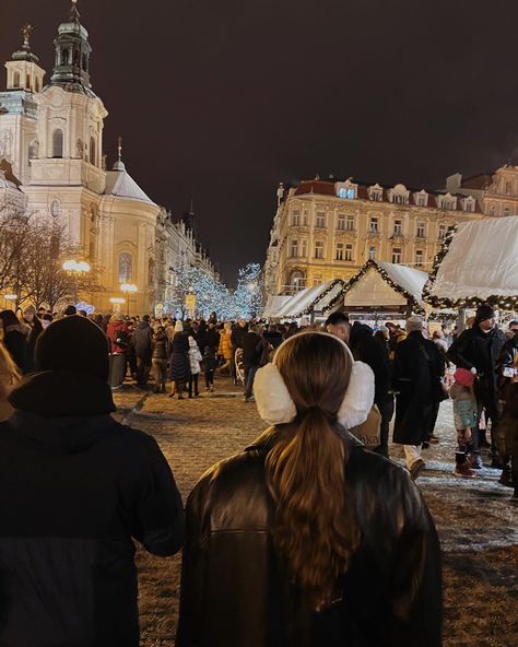 Prague During Christmas, Prague In February, Prague Christmas Aesthetic, Prague At Christmas, Prague Photo Ideas Winter, Winter Market Aesthetic, Christmas Market Photo Ideas, Prague Aesthetic Winter, Christmas Budapest