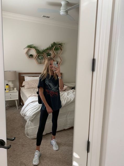 Nike 270 Outfit, 270s Outfit, 270 Outfit, 70 Degree Weather Outfit, Mia Outfits, Utah Outfits, Lazy Fits, Basic Ootd, Nike 270