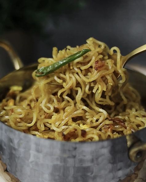 Quick & Easy Stir Fried Maggi Noodles Maggi Noodles, Maggi Recipes, Noodle Recipes Easy, Easy Stir Fry, Asian Grocery, Hot Spicy, Noodle Recipes, Food Videos Cooking, Spicy Recipes