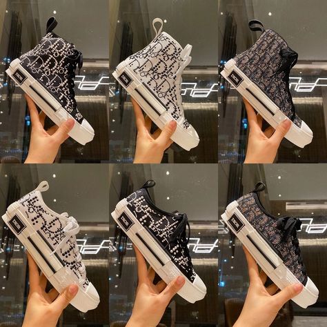 Snikers Shoes, Tenis Dior, Travel Attire, Pretty Sneakers, Diy Denim Jacket, Dior Sneakers, Trendy Shoes Sneakers, Preppy Shoes, Kicks Shoes