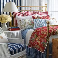 Red White And Blue Bedroom, Design Ložnic, Made Bed, Ralph Lauren Bedding, French Country Bedrooms, Slaap Lekker, Country Cottage Style, Cottage Bedroom, Country Bedroom