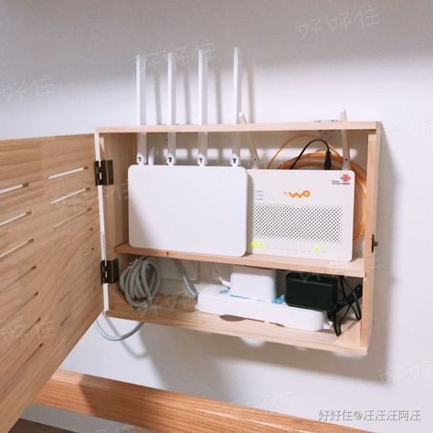 Hide Router, Office Board, Wooden Shelf, Diy Home Furniture, Kitchen Remodeling Projects, Home Office Setup, Home Room Design, Home Office Design, Design Living