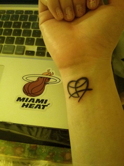 Basketball heart. Tattoo #basketball #basketball #tattoos Basketball Tattoos, Basketball Heart, Heart Tattoo Designs, Best Friend Tattoos, Love And Basketball, Sister Tattoos, Tattoos For Kids, Friend Tattoos, Trendy Tattoos