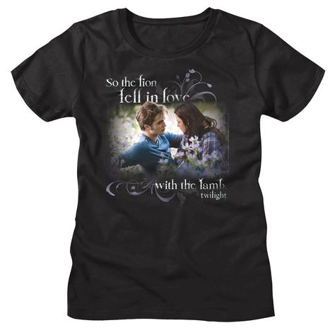 Twilight Shirts, Edward And Jacob, Bella Edward, Biker Girl Outfits, Twilight Moon, Robert Pattinson And Kristen, Rocker Look, Twilight Book, Lion Love