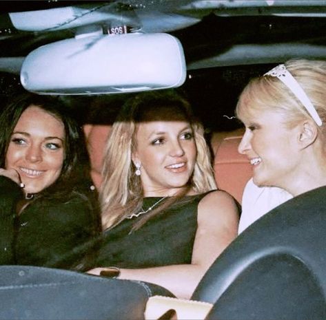 gotta love Lindsay . . . . . . . #lindsaylohan #lindsay #britneyspears #parishilton #celebs #celebstyle #celebrities #celebrity #celebritystyle #explorepage #explore #popculture #popcultureinpictures #hollywood #popmusic #popstar #actress #actors #foryou #foryoupage Paris Hilton Lindsay Lohan Britney, Paris Hilton Car, Paris Hilton 2000s Iconic, Iconic 2000s Pictures, Britney Spears And Paris Hilton, Lindsay Lohan 2000s, 2000s Pictures, Britney Spears 2000s, 2000s Pop Culture