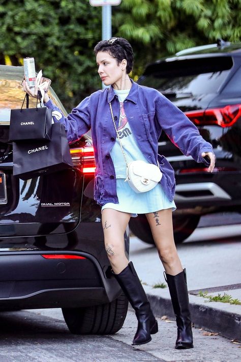 Halsey Style Halsey Fashion, Halsey Halloween, Halsey Style, Avan Jogia, Halsey, Singers, Celebrity Style, Chanel, Celebrities