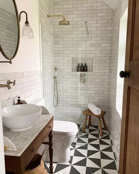 Small Bathroom Styles, Holly Holly, Small Bathroom Inspiration, Small Shower Room, Small Bathroom Layout, Ensuite Shower Room, Small Bathroom Interior, Loft Bathroom, Narrow Bathroom