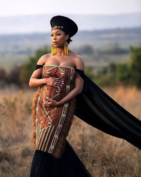 PICTURES OF PREGNANT WOMEN African Maternity Shoot, Sotho Wedding, Pregnant Fairy, Wedding Dress For Pregnant Bride, Chilanga Mulilo, Zulu Traditional Wedding Dresses, Zulu Bride, Famous Wedding Dress Designers, Zulu Traditional Wedding