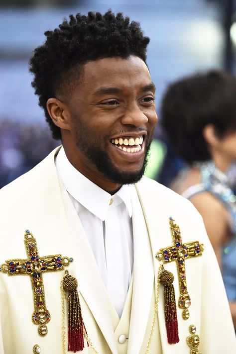 Gala Accessories, Costume Meme, Marvel Humor, Black Panther Chadwick Boseman, Safety Plan, Ironman Spiderman, Wakanda Forever, Chadwick Boseman, Children's Rights