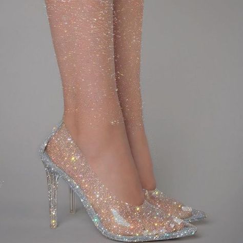 Shoes Fancy, Elegant Wedding Shoes, Hak Tinggi, Glass Shoes, Cinderella Shoes, Smink Inspiration, Fancy Shoes, Glitter Shoes, Pretty Shoes