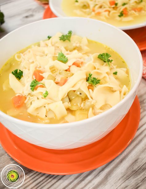 Looking for an easy Ninja Foodi Chicken Noodle Soup recipe? Look no further. Our secret ingredient makes this recipe even better! Soup Ninja Foodi, Ninja Foodi Turkey, Gluten Free Chicken Noodle Soup, Chicken Marsala Pasta, Turkey Noodle Soup, Spinach Tortellini Soup, Creamy Lemon Chicken, Leftover Rotisserie Chicken, Cooking Soup