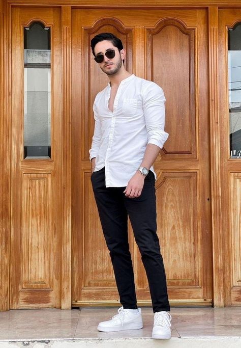 White Shirt Black Pants Outfit Men, White Shirt Black Pants Outfit, Camisa Blanca Outfit, White Shirt Black Jeans, Wedding Guest Etiquette, Milan Fashion Week Men, Blue Pants Men, Sneakers Outfit Men, Black Pants Outfit