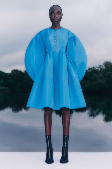 Alexander McQueen Resort 2022 Collection | Vogue Cerulean Blue Dress, Alexander Mcqueen Resort, Alexander Mcqueen Fashion, Mcqueen Fashion, Miuccia Prada, 2022 Fashion, Vogue Russia, Dress Silhouette, Fashion Show Collection