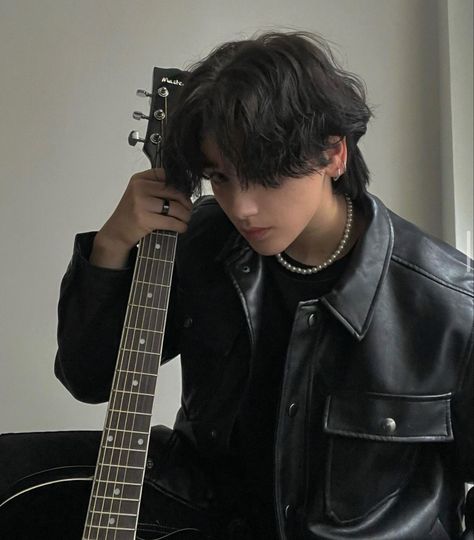 Guitar, Black