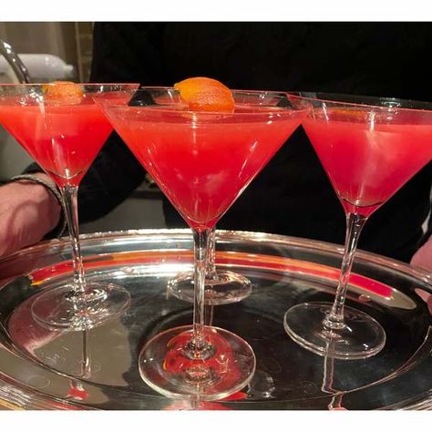 Blood Orange Cosmos - Barefoot Contessa Blood Orange Cosmo, Cointreau Drinks, Orange Cosmos, Cosmo Recipe, Barefoot Contessa Recipes, Special Drinks, Blood Orange Juice, Ina Garten Recipes, Winter Dishes