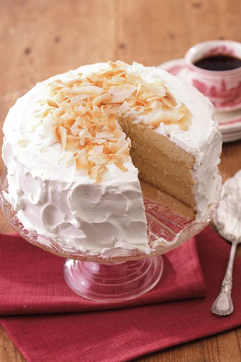 Classic Coconut Cake Easter Cake Ideas, Fudge Cake Recipe, Recipes From Scratch, Baked Cakes, Chocolate Mayonnaise Cake, Coconut Dessert, Coconut Cake Recipe, Southern Desserts, Duncan Hines