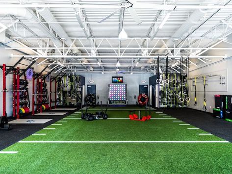 finished weight room Crossfit Gym Design Ideas, Gym Layout Design, Athletic Training Room, Training Room Design, Outdoor Screen Room, Crossfit Garage Gym, Fitness Design Gym, Gym Layout, Sports Training Facility