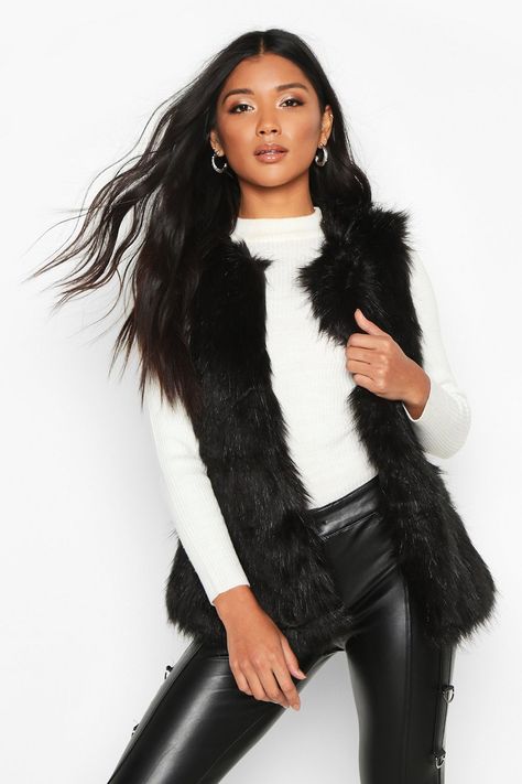 Faux Fur Gilet | boohoo Black Fur Vest Outfit, Fur Vest Outfits, Black Fur Vest, Winter Date Night Outfits, Faux Fur Gilet, Fur Gilet, Mode Casual, Jeans Mom, Faux Fur Vest