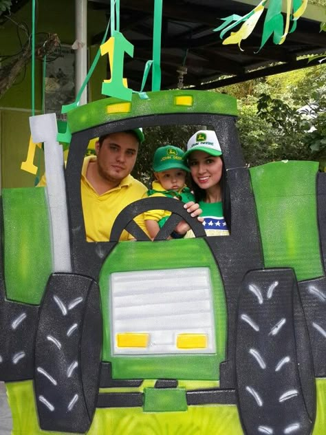 Paint Kids Table, John Deere Tractor Party, Photo Booth Picture Frames, John Deere Party, John Deere Birthday, Tractor Birthday Party, Barnyard Birthday Party, Tractor Party, Barn Party