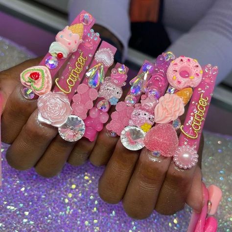 2k Nails, Type Of Nails, Gyaru Nails, Charm Nails, Bow Nail Designs, Acrylics Nails, Grey Acrylic Nails, Girls Nail Designs, Kawaii Charms