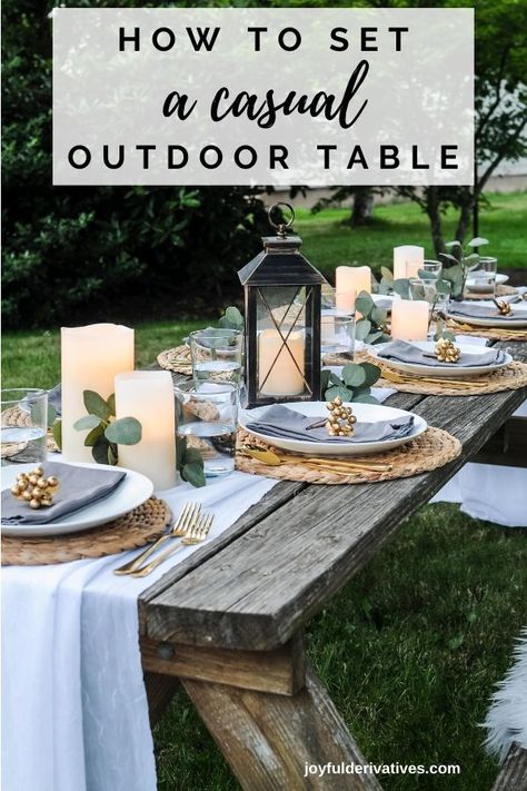 Get ideas for casual outdoor table settings for summer. This simple design will help you make your backyard patio party into a stylish and fun event! Whether you're throwing a rustic memorial day bbq or a fancy summer wedding, learn the secrets to a fabulous outdoor table! #picnictabledecor #outdoortabledecor Backyard Patio Party, Picnic Table Decor, Outdoor Dinner Table, Memorial Day Bbq, Patio Table Decor, Backyard Table, Table Settings Everyday, Diy Dinner, Outdoor Table Decor