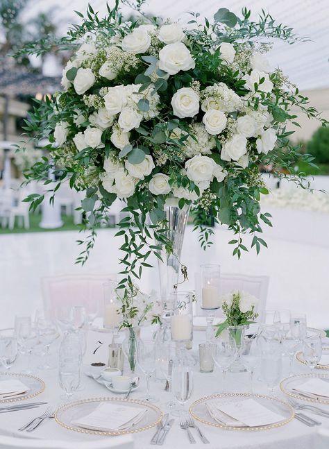 Ocean-View Memorial Day Weekend Wedding | Inside Weddings Cheap Wedding Table Centerpieces, Ocean View Wedding, Expensive Flowers, Green Wedding Flowers, Wedding Motifs, Unique Wedding Flowers, Wedding Floral Centerpieces, Wedding Inside, Greek Wedding