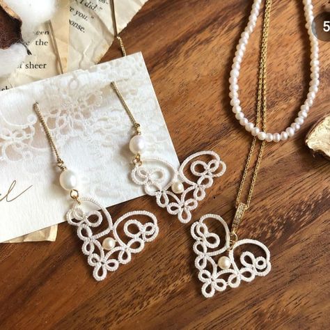 Tatting Necklace, Shuttle Tatting Patterns, Tatting Earrings, Tatting Jewelry, Needle Tatting, Tatting Lace, Tatting Patterns, Earring Tutorial, Micro Macrame