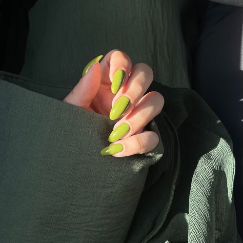 Lime green nails for fall, oval shaped Matte Lime Green Nails, Lime Green Nails Short, Chartreuse Nails, Pointy Acrylic Nails, Lime Nails, Lime Green Nails, Neon Green Nails, Yellow Nails Design, Green Tips