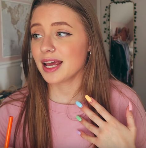 Hannah Elise, Vsco Girl, Pastel Nails, Hair Ideas, Youtubers, Nail Art, Pastel, Nails, Hair