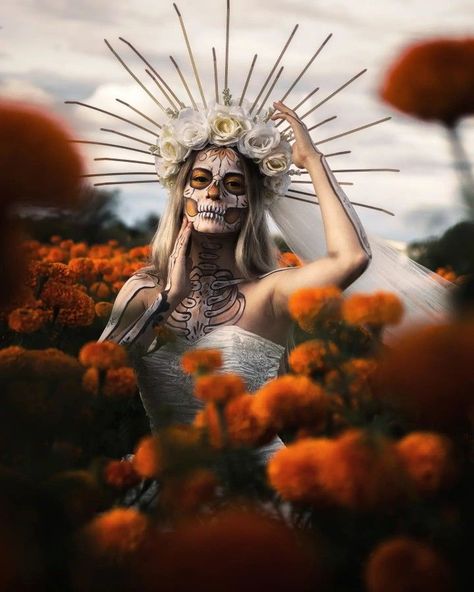 Day Of The Dead Photography, Dia De Los Muertos Photo Shoot Ideas, Day Of The Dead Photoshoot, Shooting Photo Couple, Photography Artistique, Baby Bump Photoshoot, Fairytale Photoshoot, Shooting Studio, Horror Photos