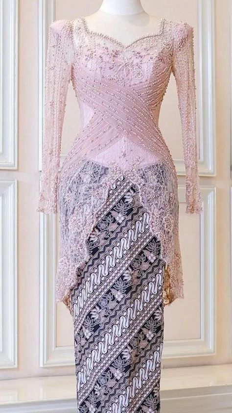 Kebaya Engagement Hijab, Kebaya Pink, Kebaya Brokat Modern, Kebaya Simple, Kebaya Modern Hijab, Model Dress Kebaya, Kebaya Lace, Braidsmaid Dresses, Batik Dress Modern