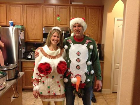 Ugly Sweater Ideas, Homemade Ugly Christmas Sweater, Funny Christmas Costumes, Funny Christmas Decorations, Ugly Sweater Funny, Diy Christmas Sweater, Christmas Sweater Outfits, Xmas Sweaters, Ugly Christmas Sweater Couples