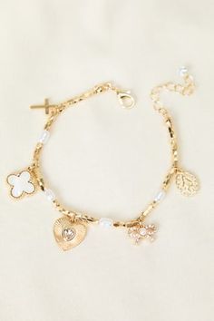 Discover stunning bracelets for women that add a touch of elegance to any outfit. From chic to timeless designs, shop now on Amazon for the perfect accessory! Gold Charm Bracelet Aesthetic, Spiritual Necklaces, Charm Bracelet Gold, Delicate Gold Chain, Expensive Rings, Spiritual Necklace, Bracelet Inspo, Wishlist 2024, Bow Shop