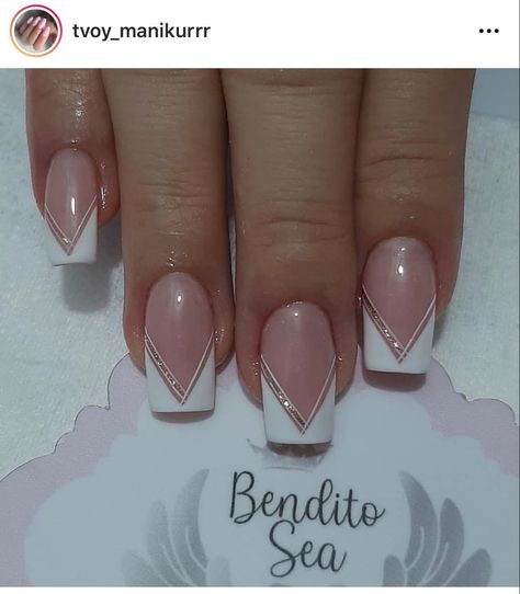 Cute French Manicure Designs, Nails With White Dress, Classy Fall Nail Ideas, White And Burgundy Nails, White Tips With Design, Nail Ideas French Tip Classy, Nude And White Nail Designs, White Tip Nails With Design, Dip French Manicure