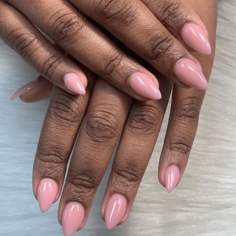 Short Pointy Acrylic Nails Short Almond Nails Pointy, Almond Stiletto Nails Short, Pointy Almond Nails Short, Short Pointy Nails Stilettos, Short Claw Nails, Short Stiletto Nails Designs, Short Pointy Nails, Short Nail Shapes, Short Pointed Nails