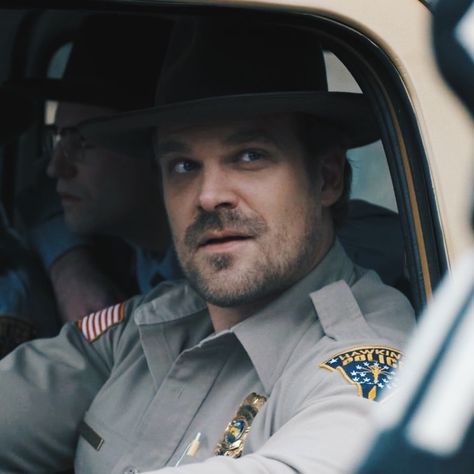 Jim Hopper Season 4, Stranger Things Characters Icons, Jim Hooper, Dustin Icons Stranger Things, Hopper Stranger Things Season 4, Hopper From Stranger Things, Steve Harrington Profile Pic, Stranger Things Pfp, Hopper Icon