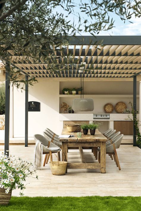 Rustic Bbq Area, Pool And Outdoor Kitchen Ideas, Barbeque Design, Summer Villa, Spanish Farmhouse, Spain House, Cozy Summer, Wood Pergola, Outdoor Living Rooms