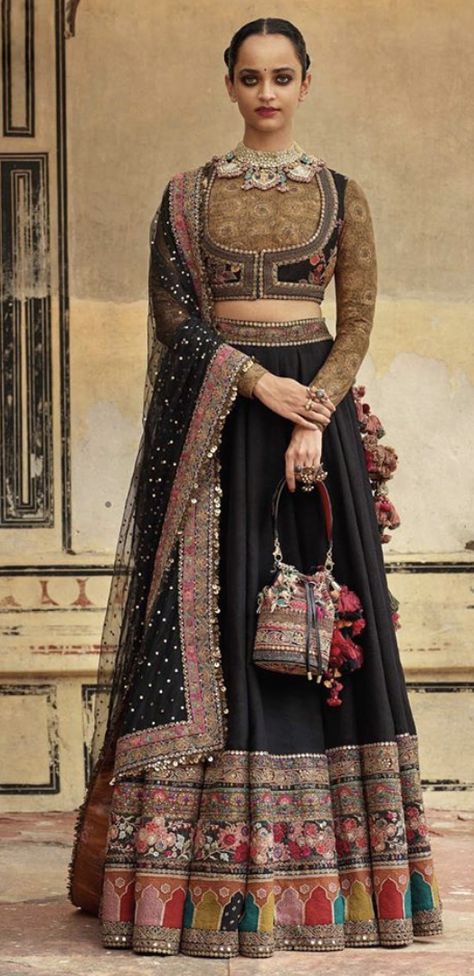 Anarkali Sabyasachi, Mastani Dress, Traditional Chaniya Choli, Modern Lehenga, Sabyasachi Lehenga, Indian Outfits Lehenga, Nikkah Dress, Wedding Lehenga Designs, Indian Bride Outfits