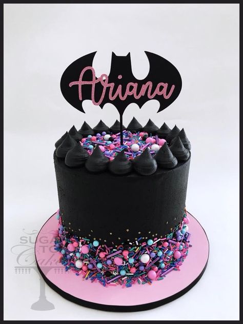 Bat Girl Batgirl Birthday Cake, Batgirl Party Ideas, Bat Cake Birthday, Bat Birthday Cake, Batgirl Birthday Party, Girl Superhero Cake, Batgirl Cake, Superhero Birthday Party Food, Batgirl Party