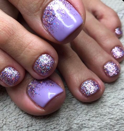 Ombre Toe Nails, Toes Nails Colors, Toes Nails Ideas, Purple Toe Nails, Glitter Pedicure, Toe Nail Colors, Pedicure Design, Glitter Toe Nails, Easy Toe Nail Designs