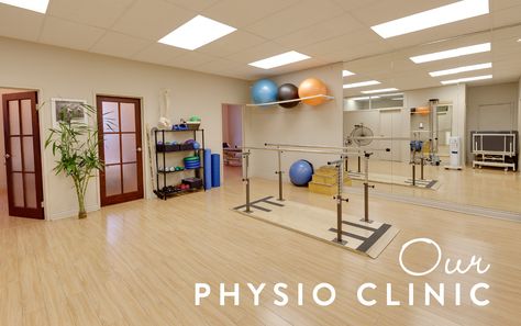 Physiotherapy Room, Medical Clinic Design, Physiotherapy Clinic, Chiropractic Clinic, Cabinet Medical, Clinic Interior Design, Wellness Clinic, Therapy Office Decor, Therapy Office