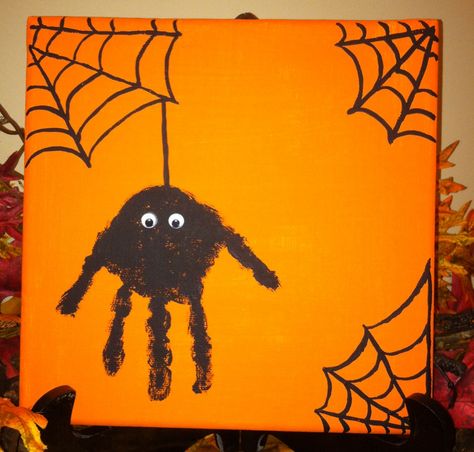 15 Halloween Handprint/Footprint Keepsakes to Make with Baby Halloweenpyssel Barn, Høstaktiviteter For Barn, Veselý Halloween, Pelottava Halloween, Hand Print Art, Halloween Art Projects, Halloween Infantil, Halloween Crafts Preschool, Baby Art Projects