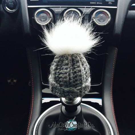 Automatic Gear Shift, Gear Shift Cover, Beanie Pom Pom, Little Hat, Cane Handles, Crochet Car, Stick Shift, Hat Custom, Custom Crochet