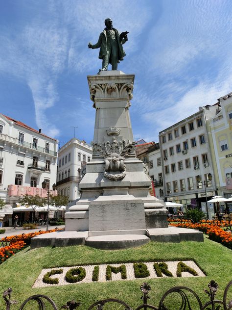 Coimbra European University, Coimbra Portugal, Travel Buddies, Portuguese Culture, Summer Marketing, Portugal Travel, Porto Portugal, Travel Bucket List, Lisbon