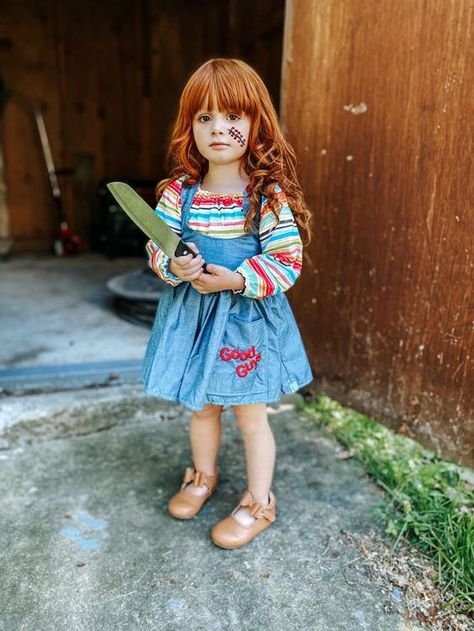 Family Halloween Costumes Horror, Two Year Old Girl Halloween Costume, Diy Chucky Costume Kids, Kid Halloween Costumes Girl, Scary Halloween Costume Ideas For Kids, Halloween Costumes For Kids Girls Cute, Chucky Baby Costume, Halloween Costumes For Toddler Girl, Chucky Girl Costume