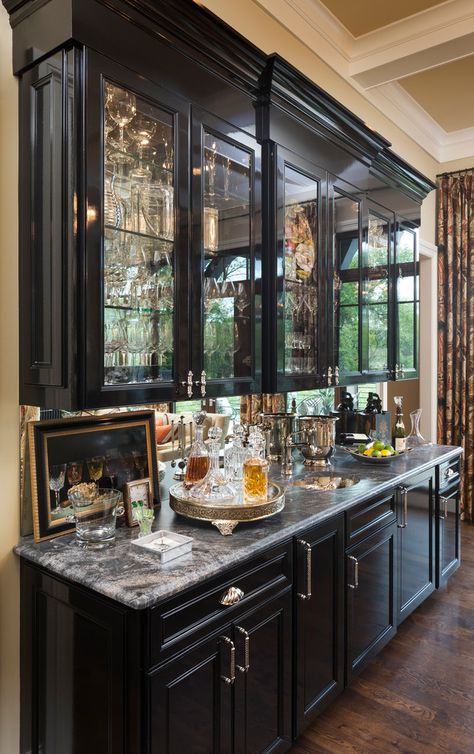 Home Bar Rooms, Home Bar Design, Asian Homes, Home Bar Designs, Home Bar Decor, Hus Inspiration, Black Cabinets, Kitchen Redo, Counter Tops