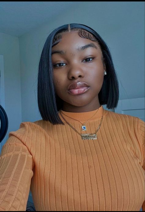 Bob Lace Front Wigs Middle Part, Black Teen Girl Hairstyles Natural Straight Short, Back To School Wigs, Bobs Black Girls, Back To School Black Girls Hairstyles, Wig Bob Hairstyles Black Women, Bob Hairstyles For Black Women Wigs, Middle Part Bob Hairstyles, Bob Wig Hairstyles For Black Women