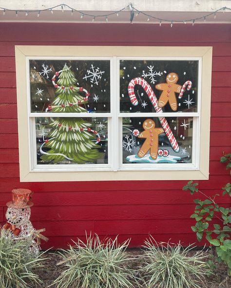 Christmas Wall Painting Ideas, Christmas Window Scene Painting, Christmas Window Painting Gingerbread, Candycane Land Decorations, Candy Cane Window Painting, Gingerbread Man Window Painting, Gingerbread Window Painting, Christmas Paintings On Windows, Christmas Window Painting Diy